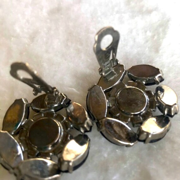1940’s Black and White Rhinestone Clip On Art Deco Earrings - Picture 3 of 4